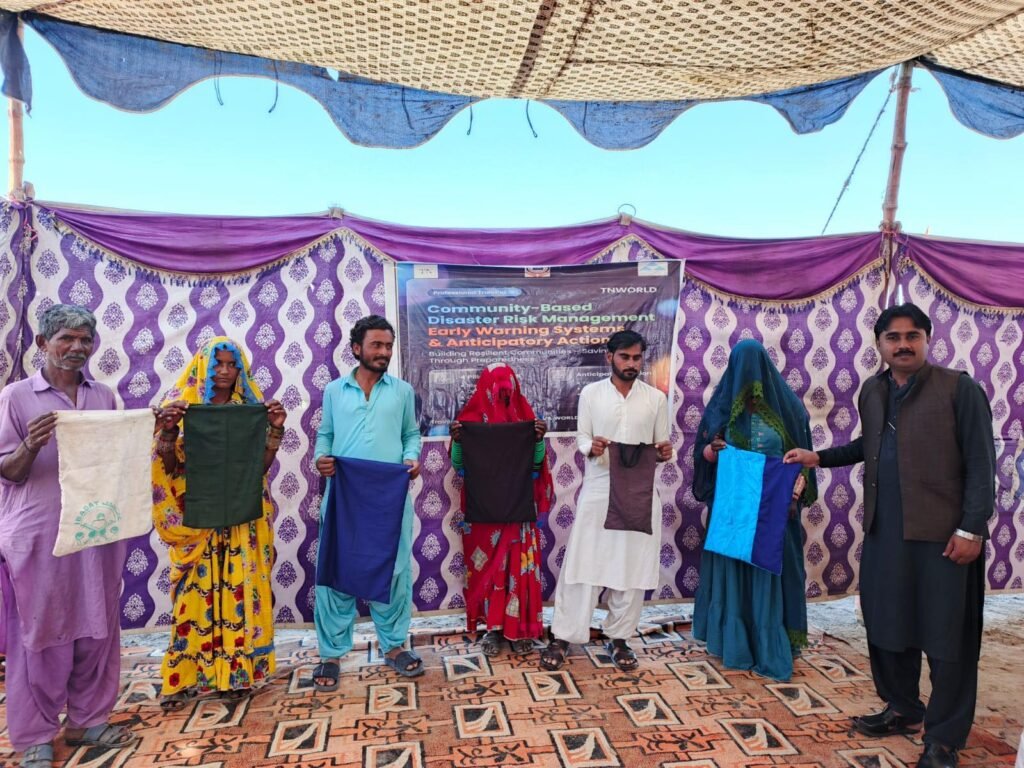 Strengthening local preparedness through community-based Early Warning and Anticipatory Action sessions.